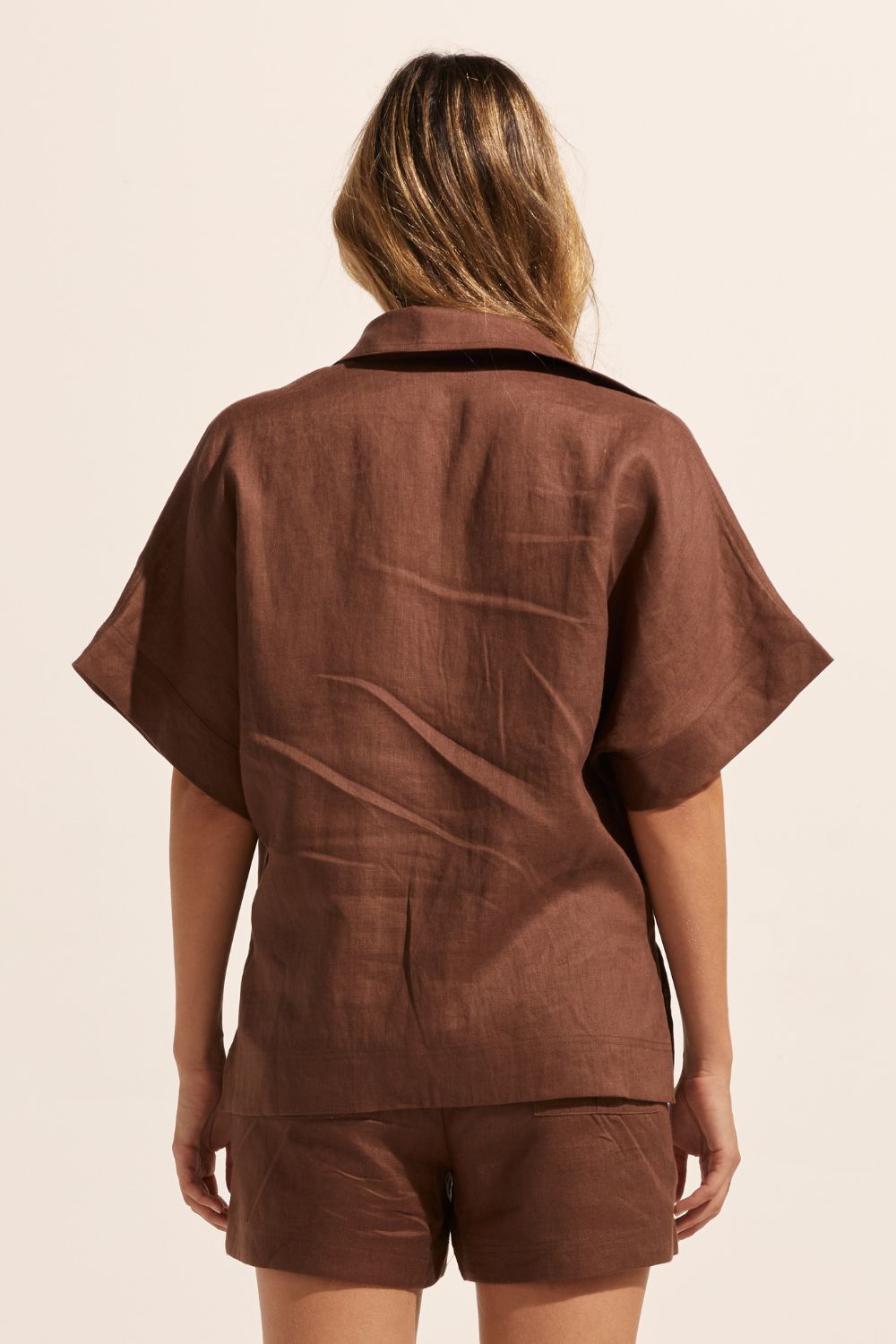 brown, shirt, oversized pockets, short sleeve, linen,  back view