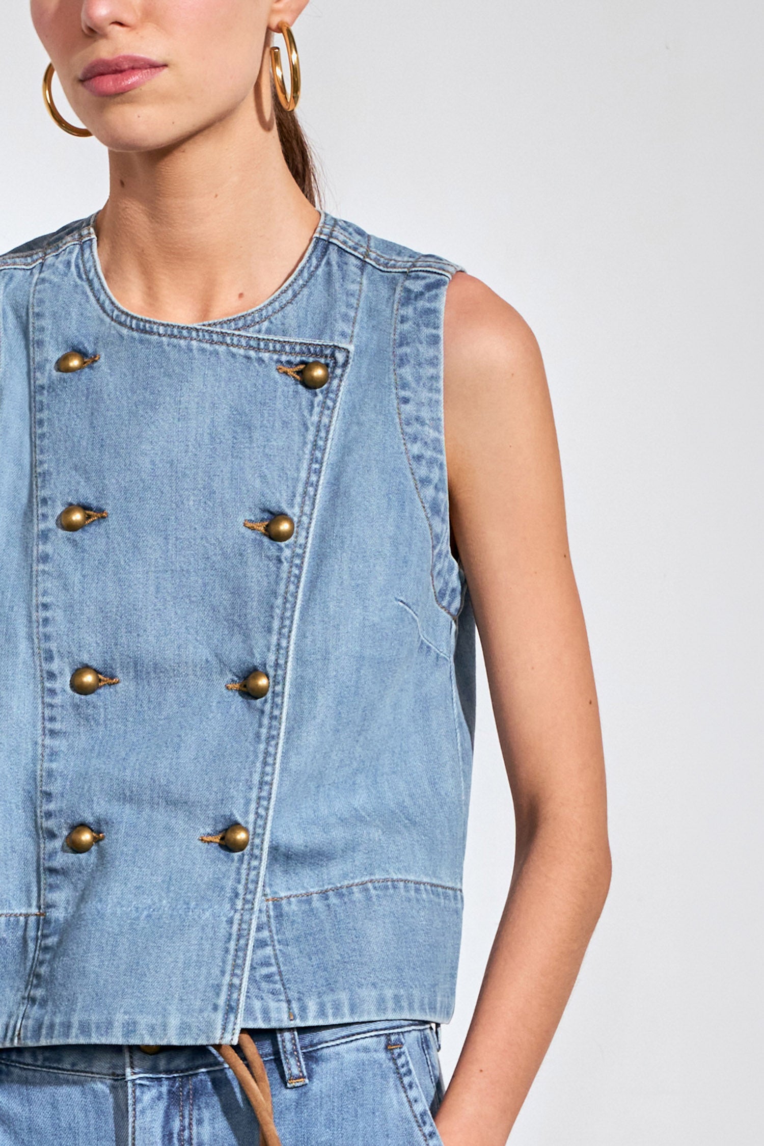 charge vest - mid wash denim