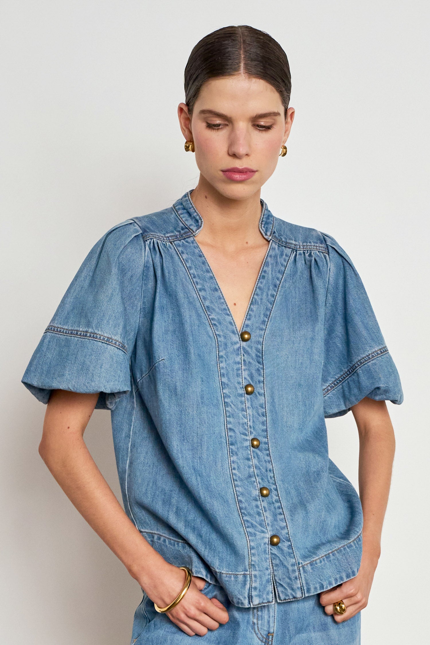 magnify top - mid wash denim