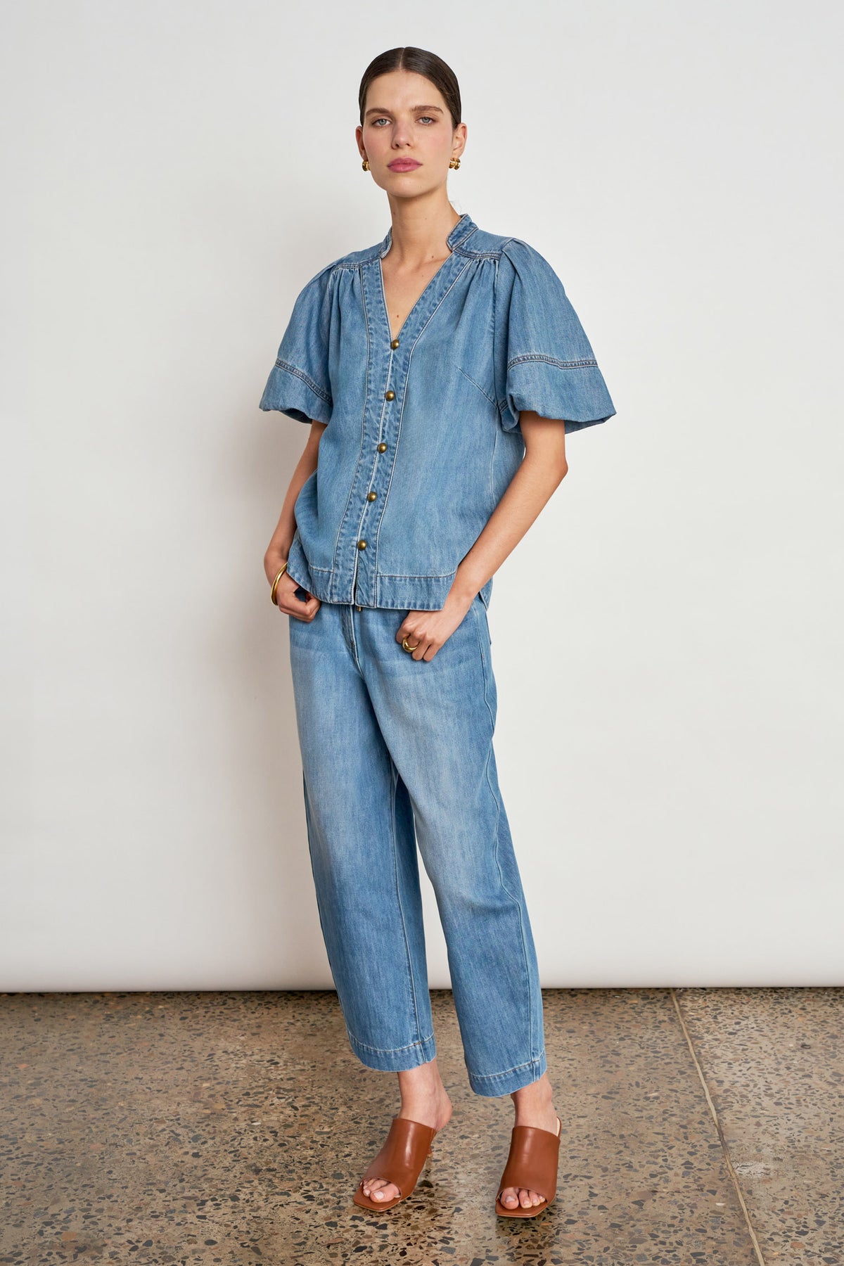 magnify top - mid wash denim