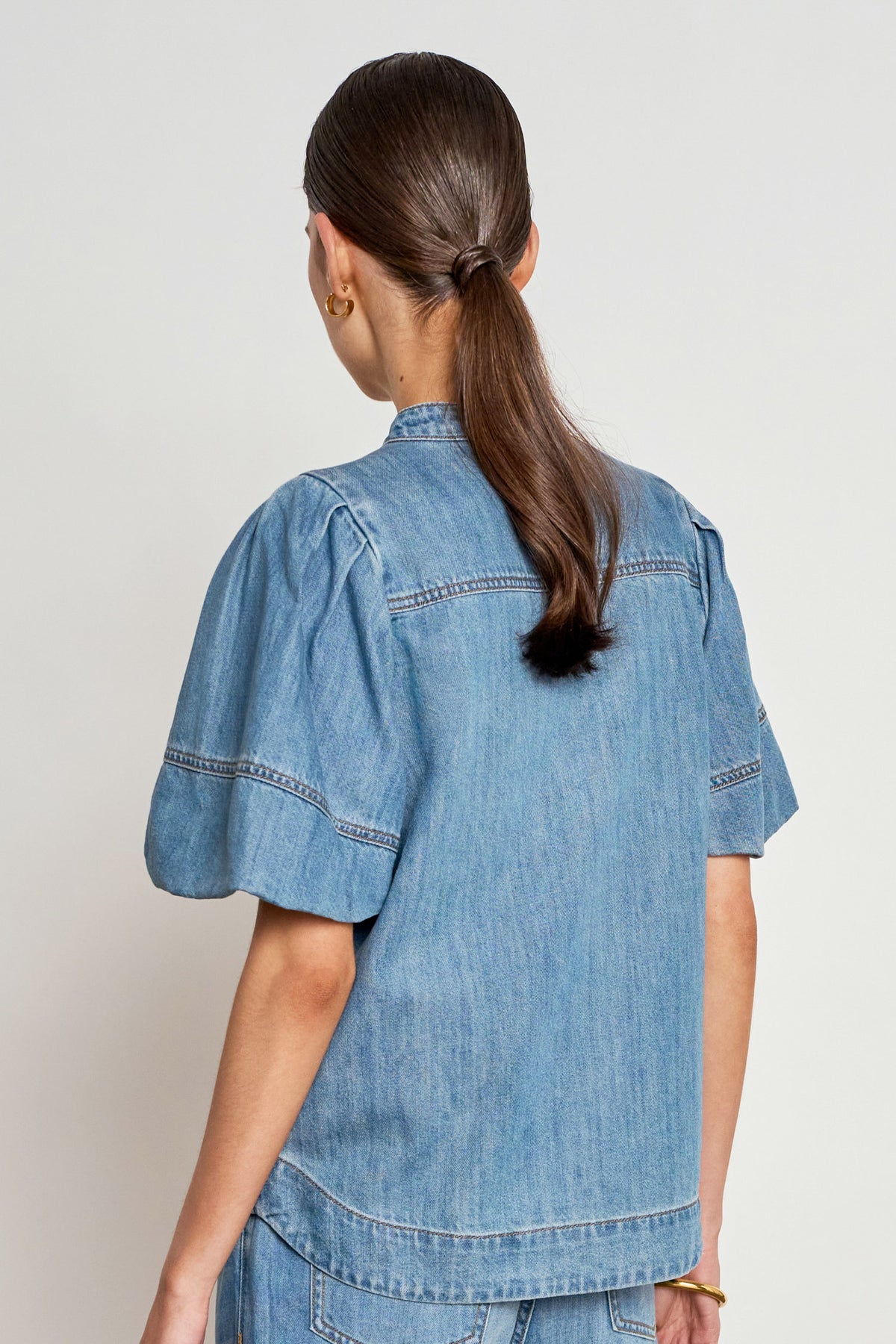 magnify top - mid wash denim
