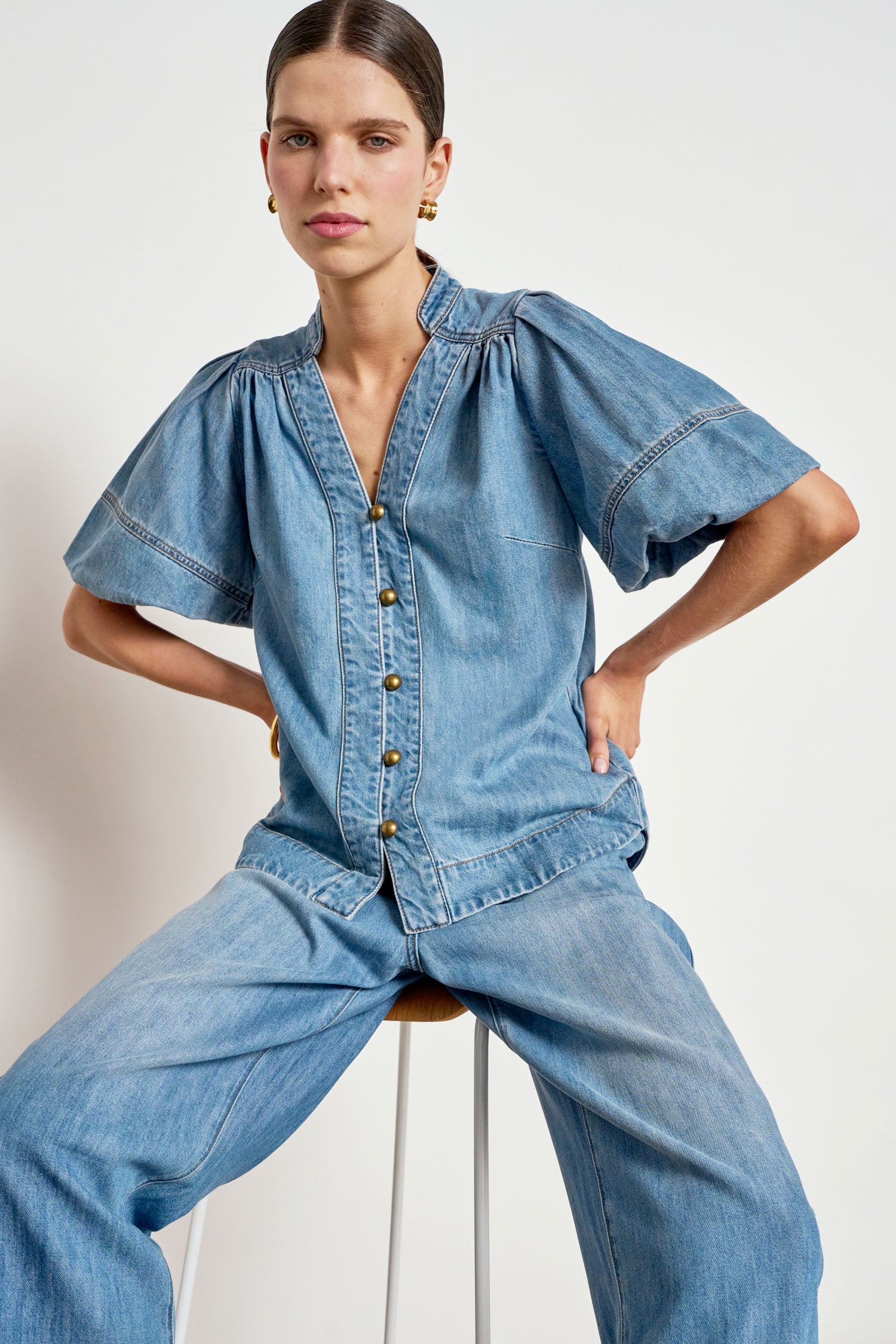 magnify top - mid wash denim