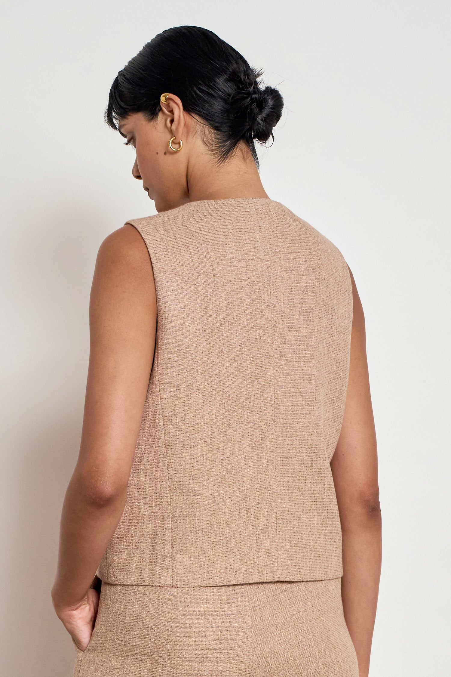 sense vest - pebble