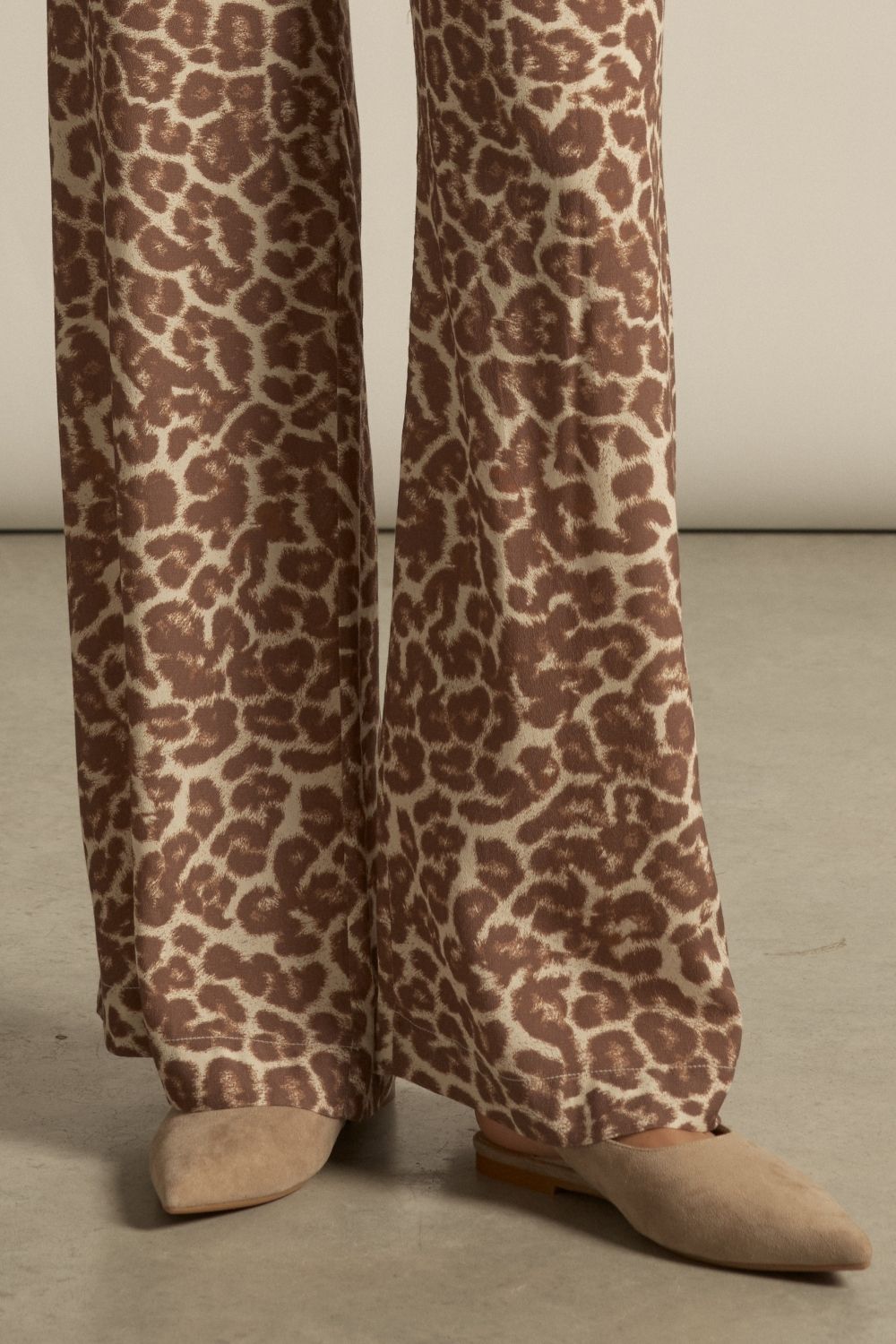 settle sling back - truffle suede