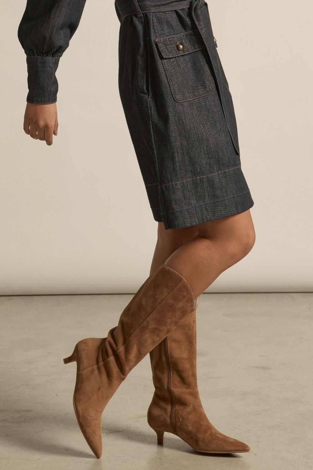 master boot
 - cinnamon suede