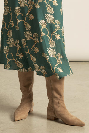 announce boot - truffle suede|  zoe kratzmann| considered design