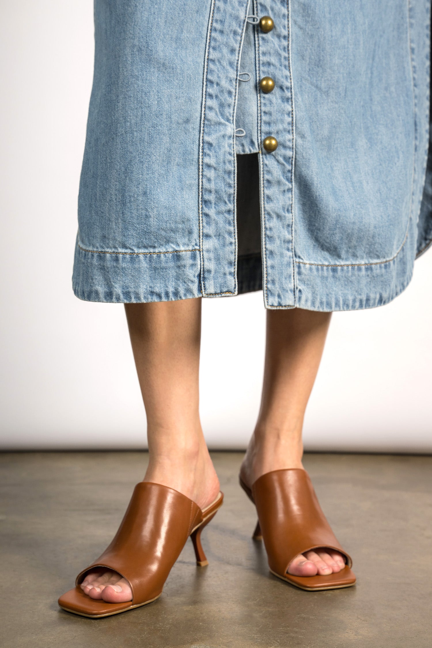 command heel - cedar|  zoe kratzmann| considered design