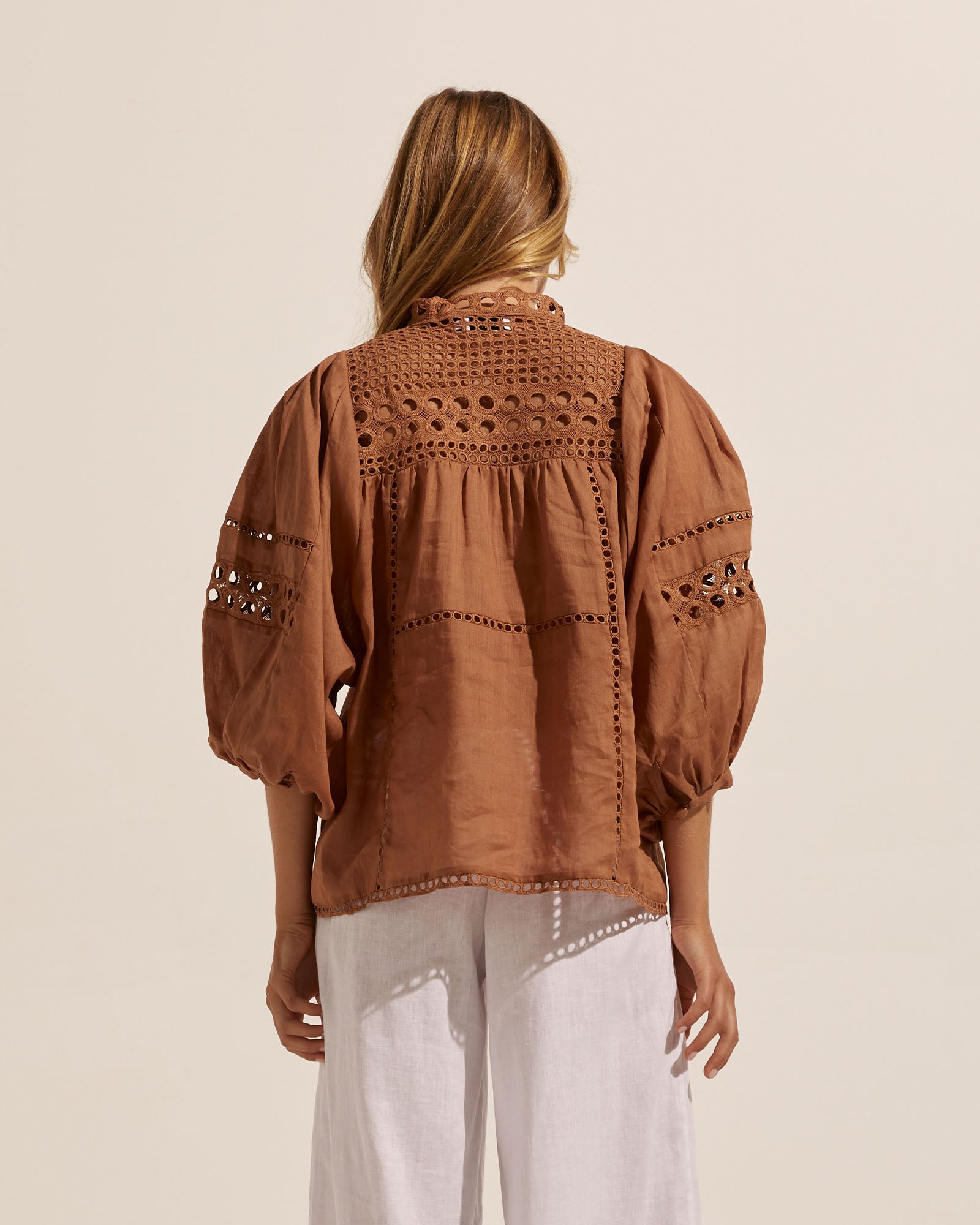 dedicate top - café