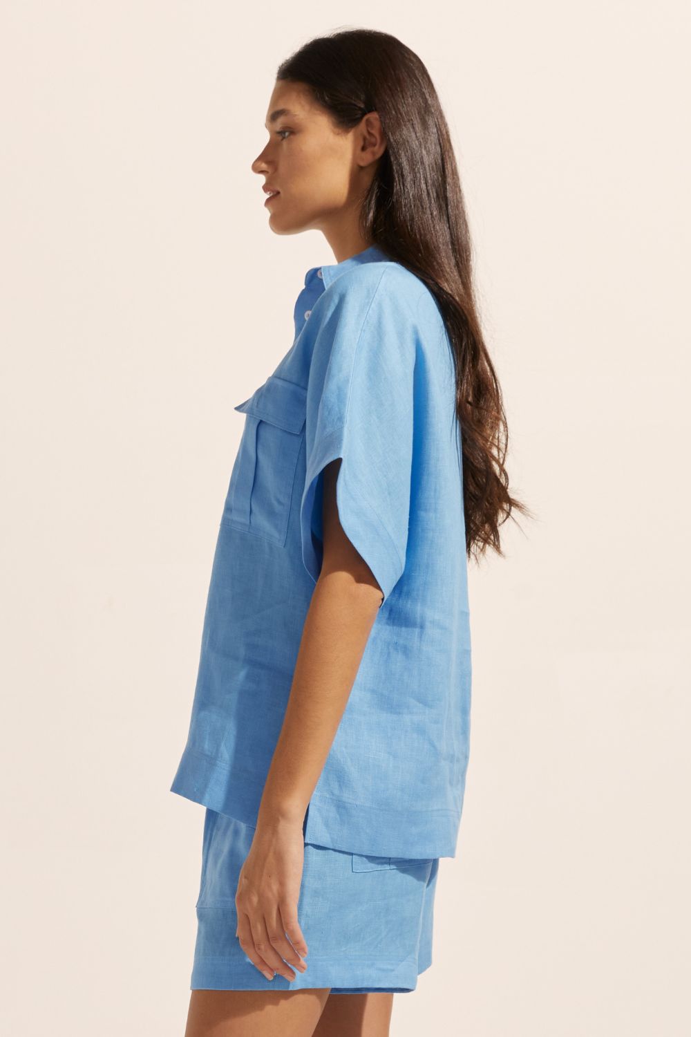 blue, shirt, oversized pockets, short sleeve, linen,  side view