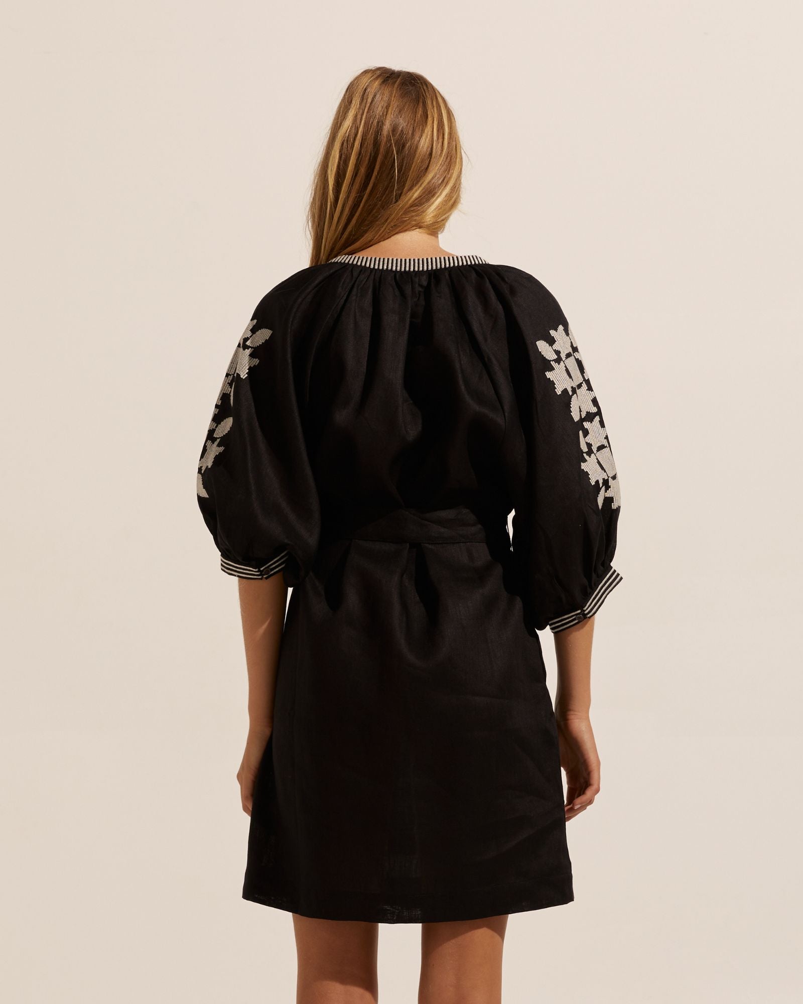 season dress - black