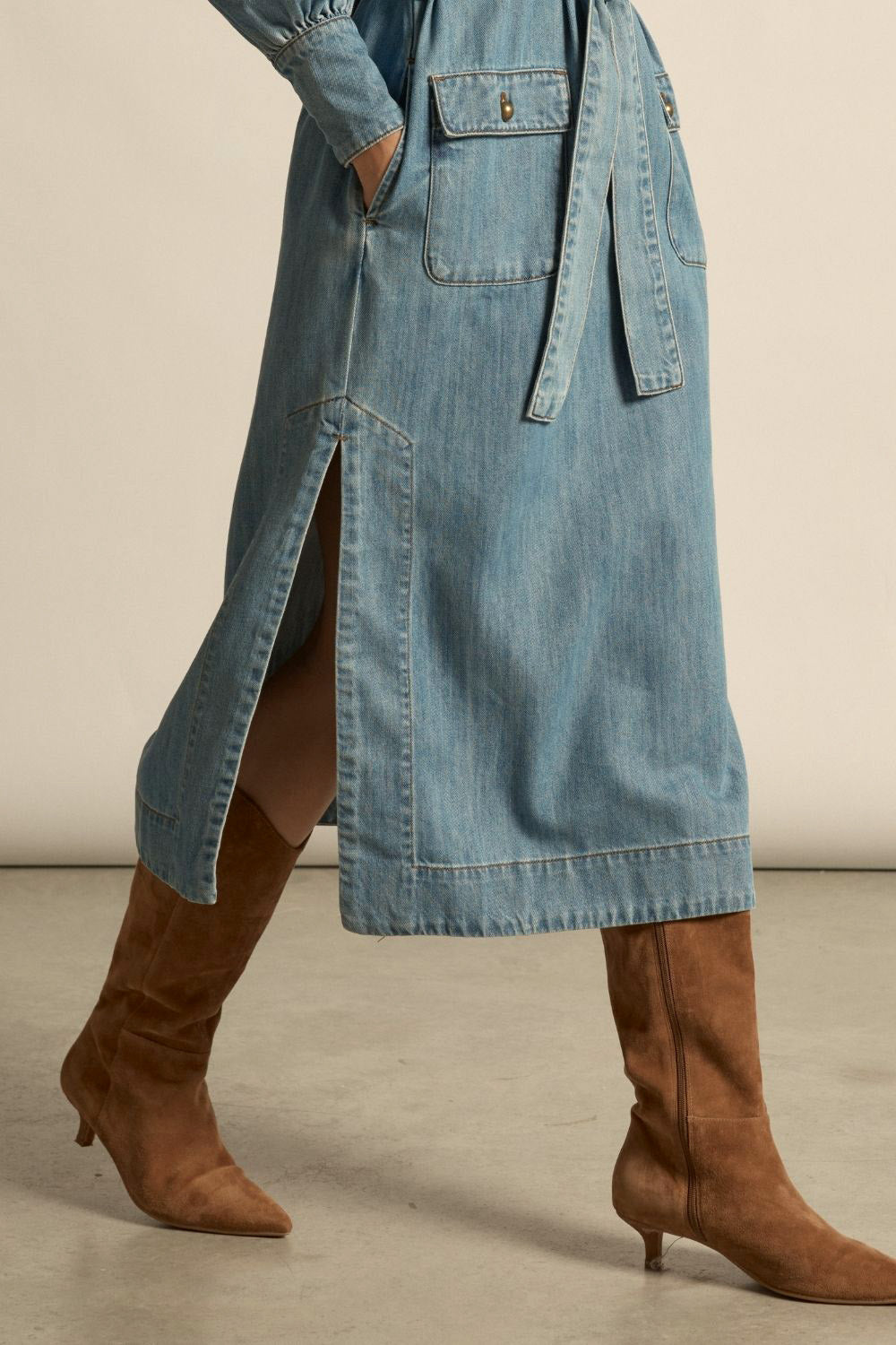 Echelon Dress - light washed denim