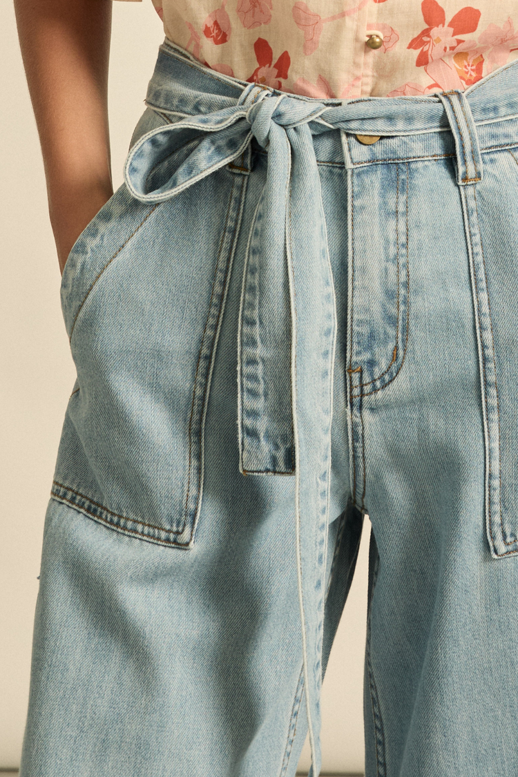 embark jean - light washed denim – zoe kratzmann