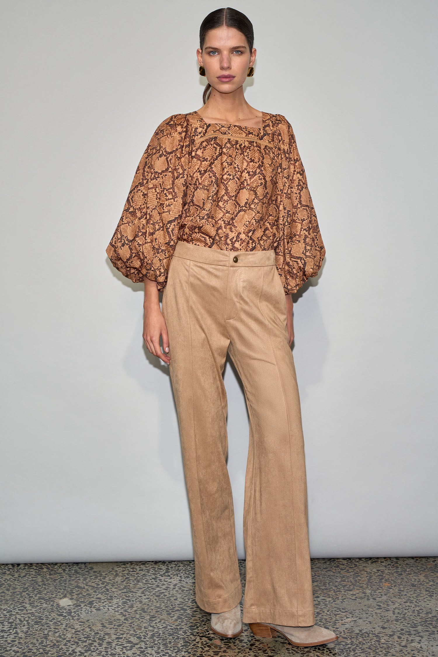 flow top - python|  zoe kratzmann| considered design