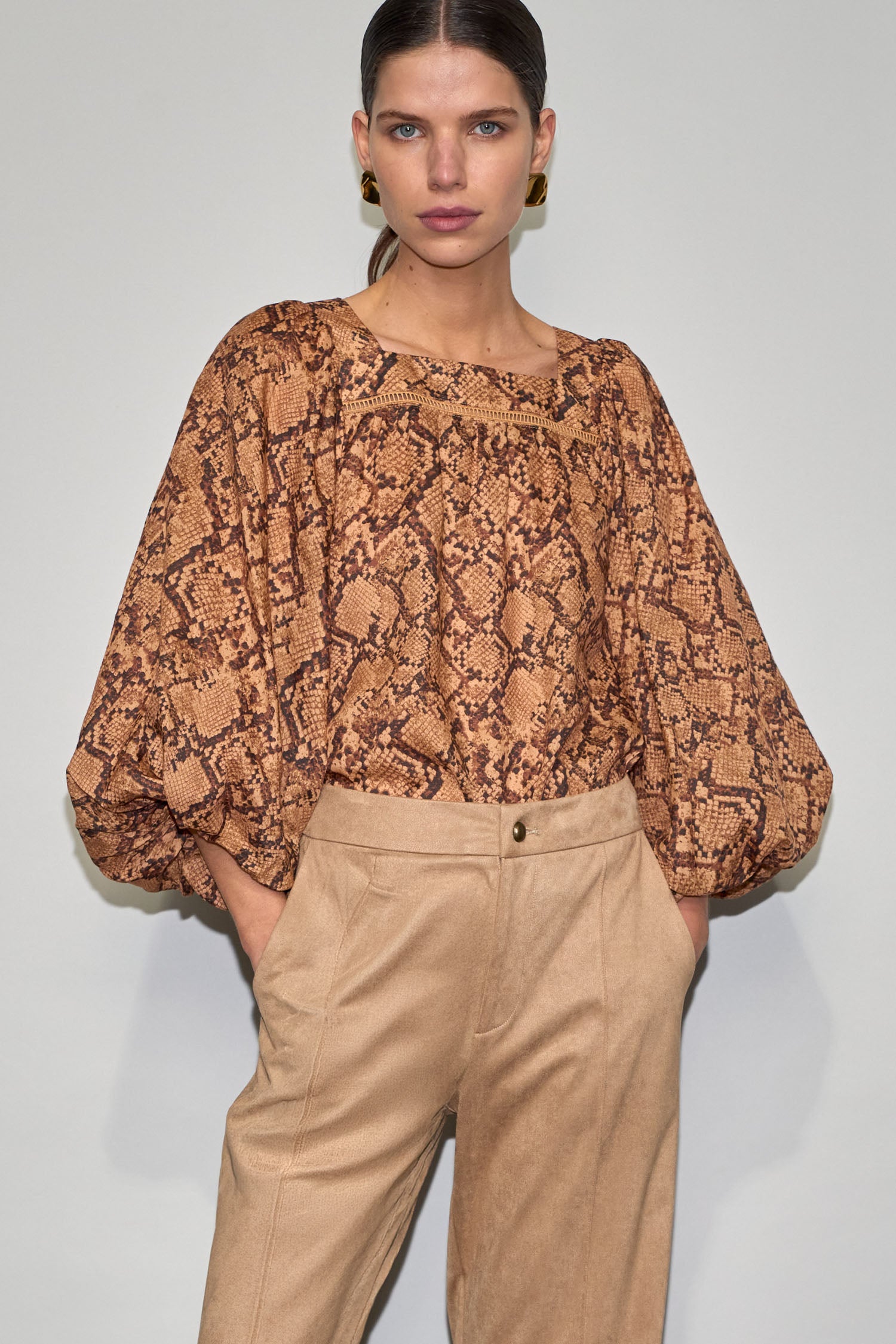 flow top - python|  zoe kratzmann| considered design