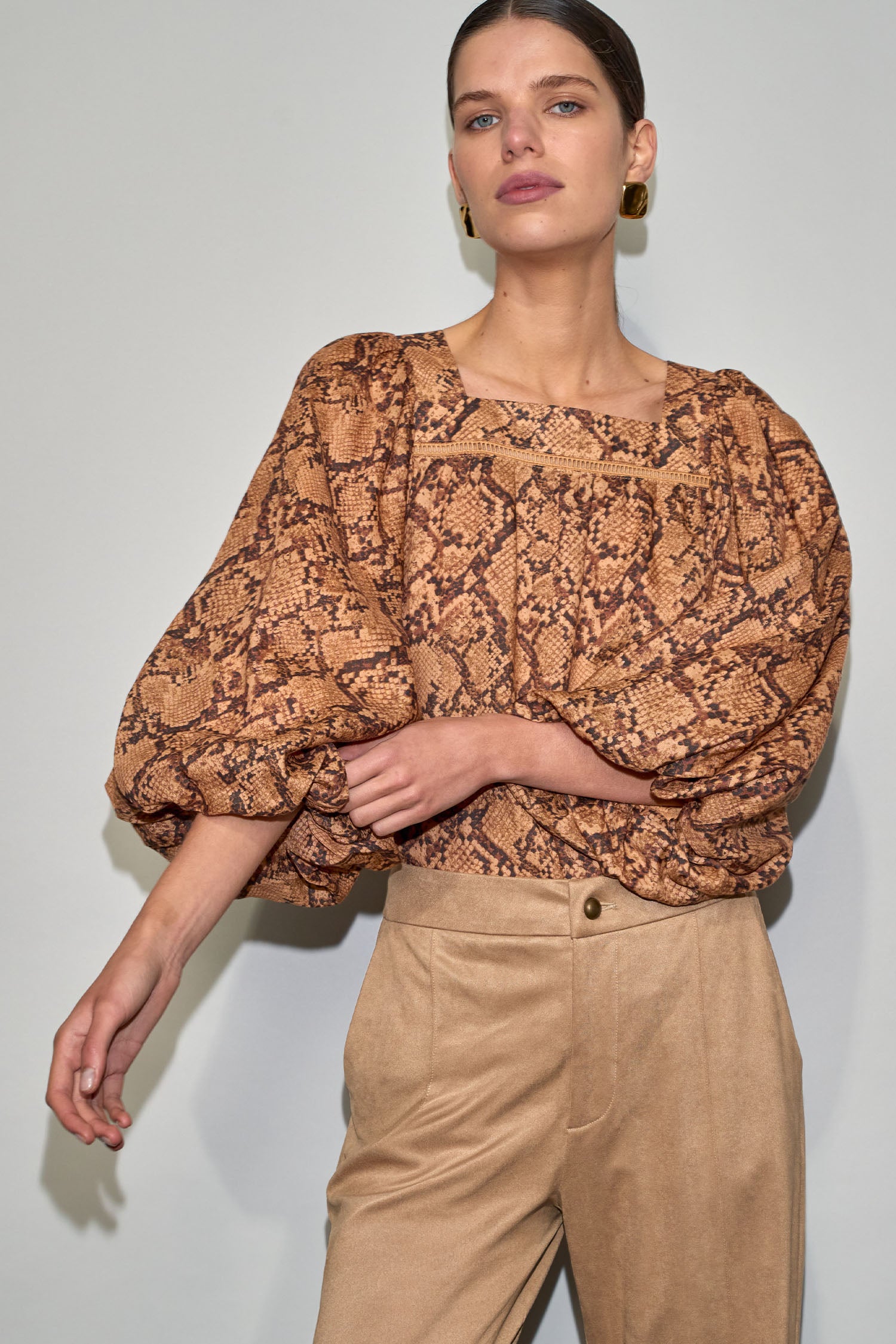 flow top - python|  zoe kratzmann| considered design