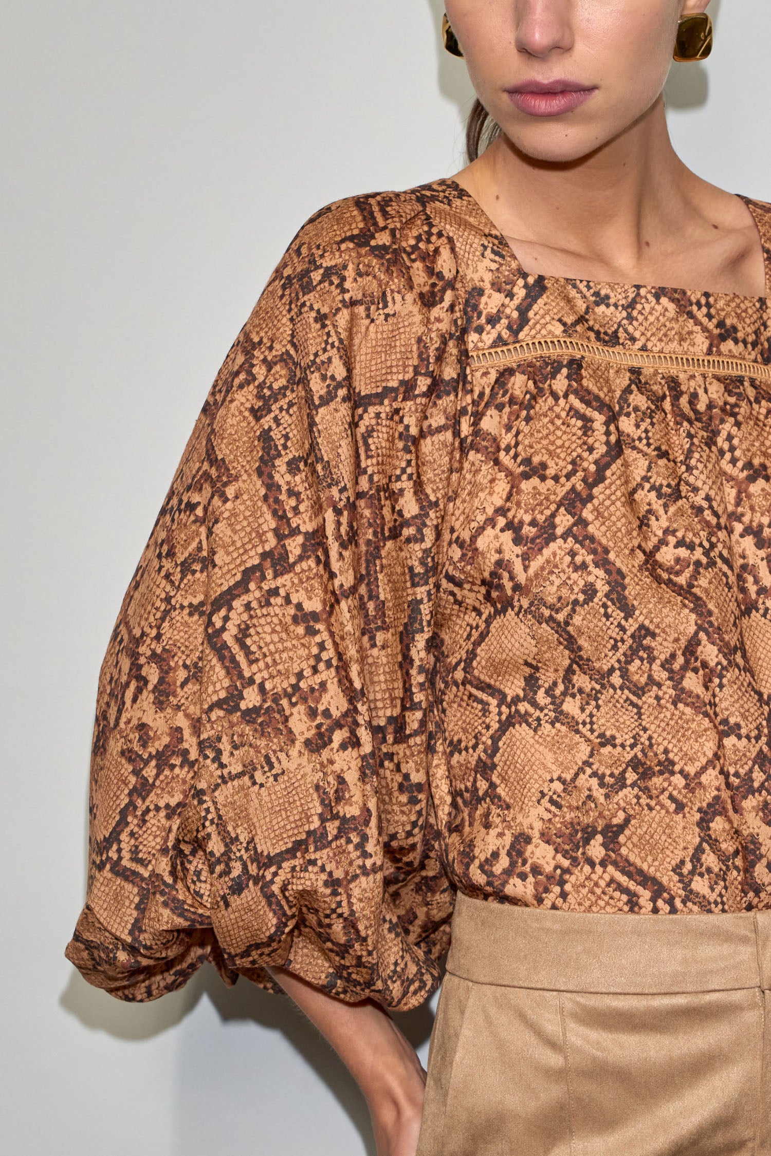 flow top - python|  zoe kratzmann| considered design