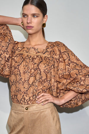 flow top - python|  zoe kratzmann| considered design