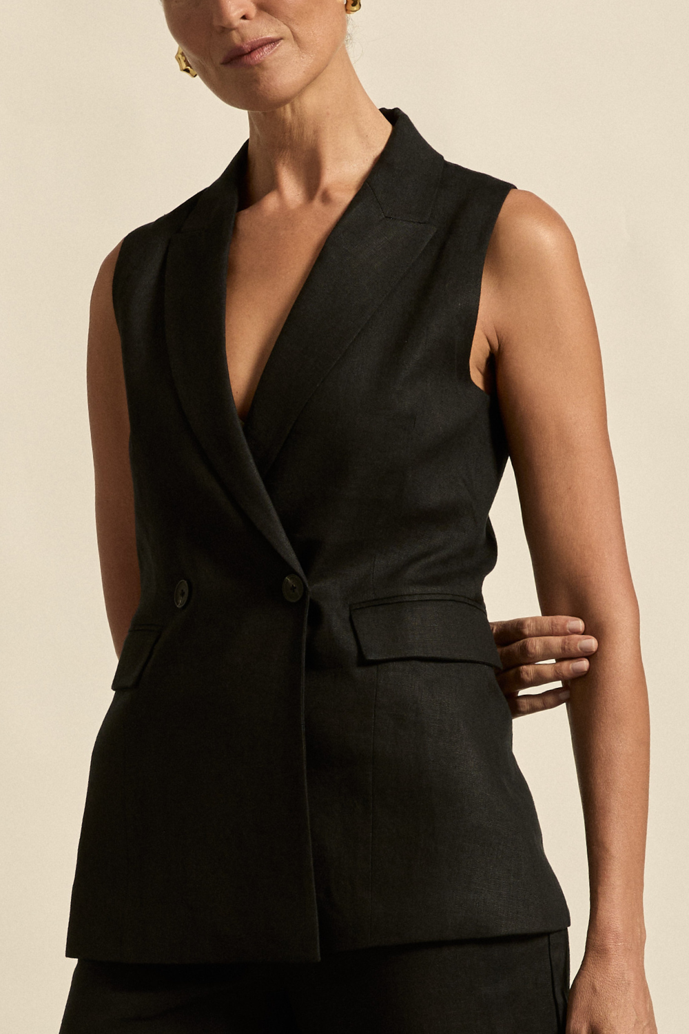 inception vest - black|  zoe kratzmann| considered design