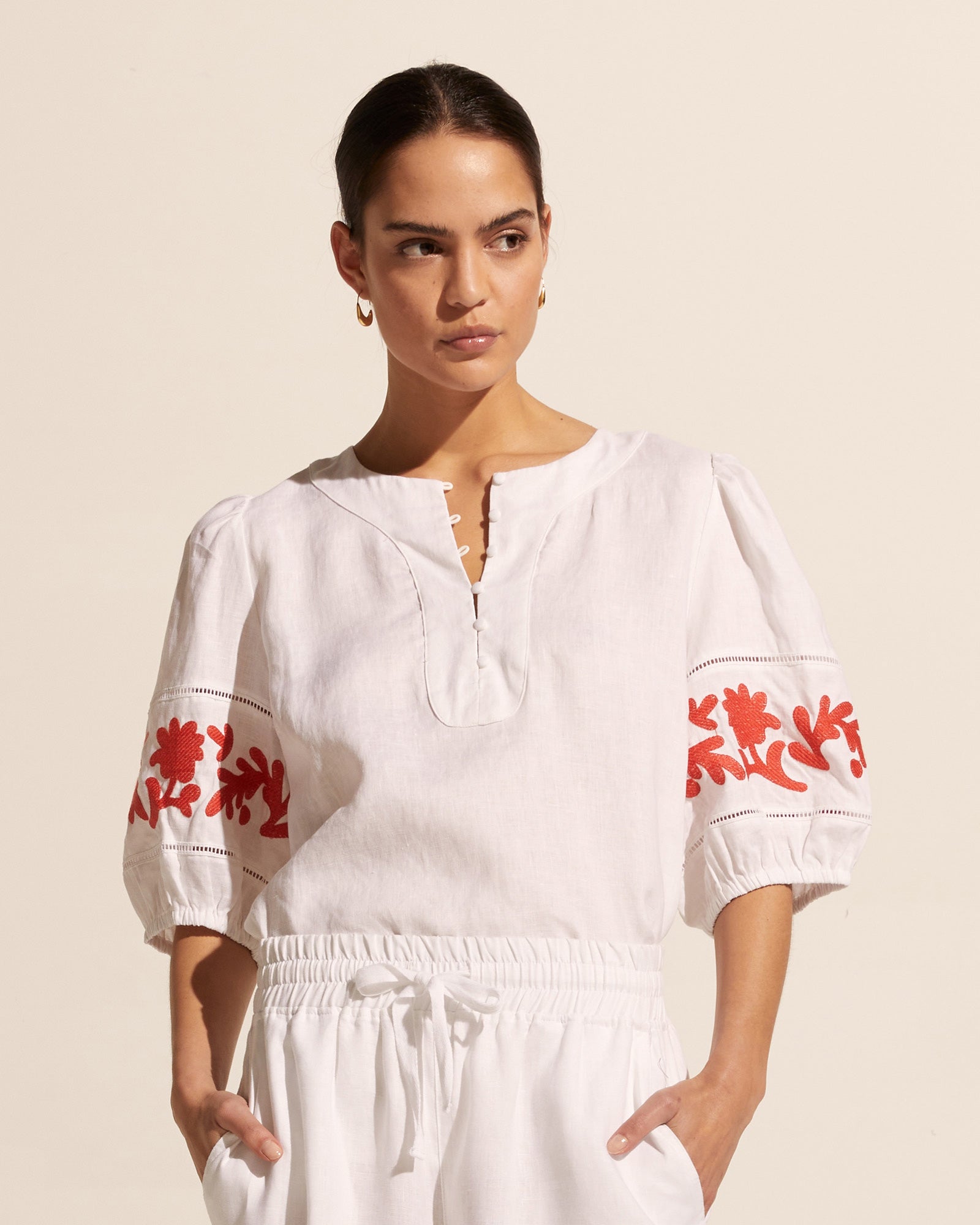 nestle top - porcelain/flame embroid
