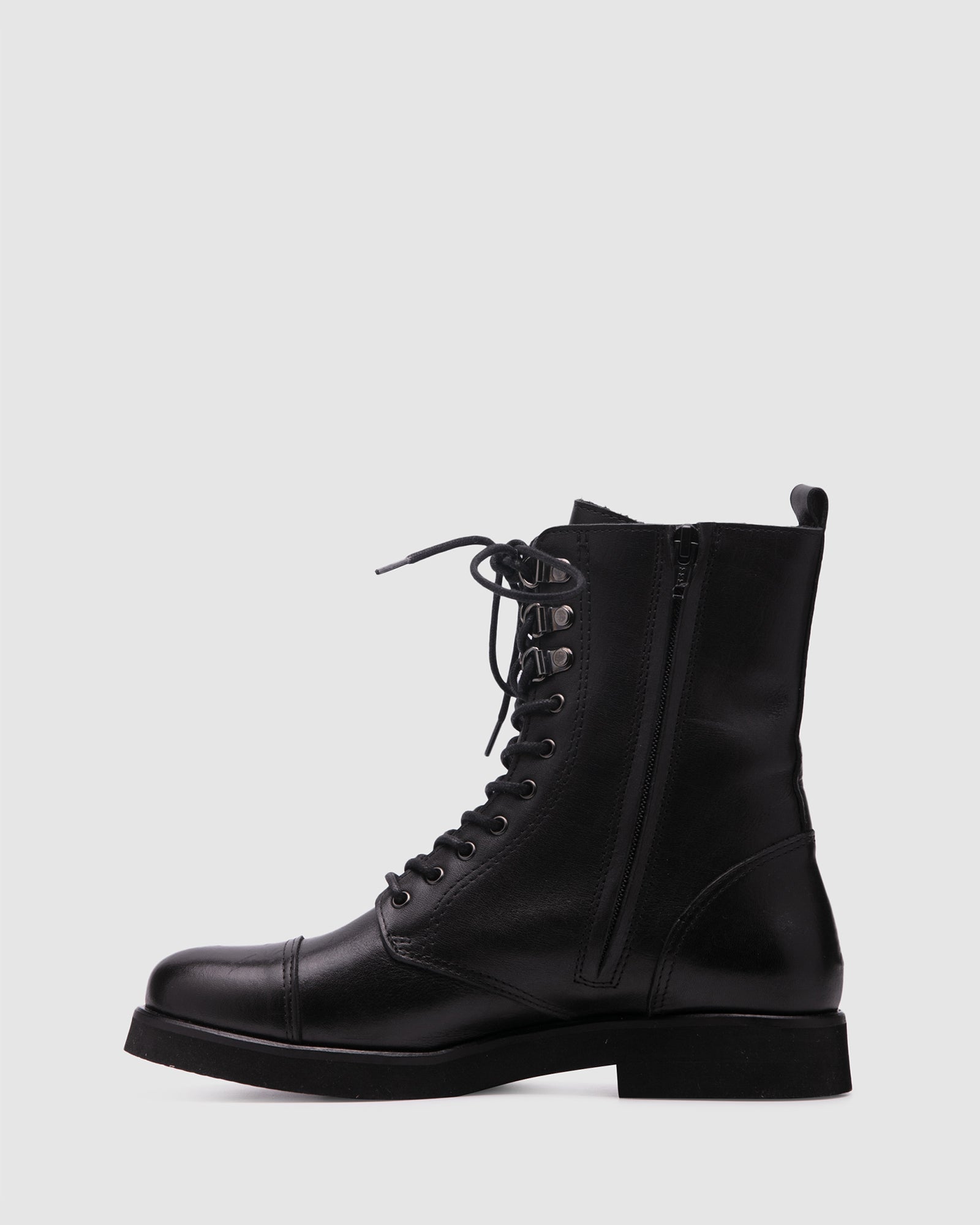 avid boot - black