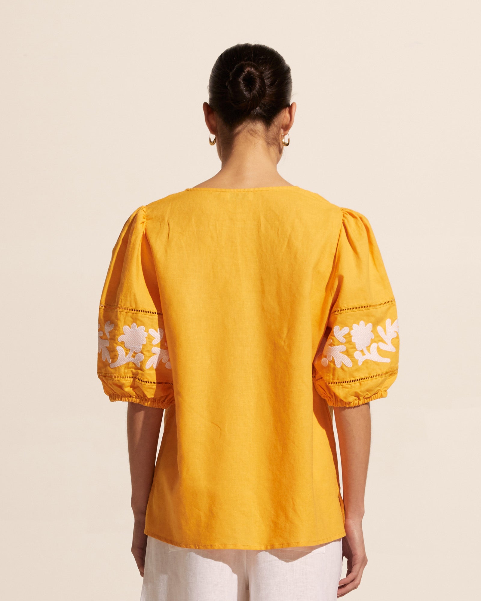 nestle top - mango/porcelain embroid