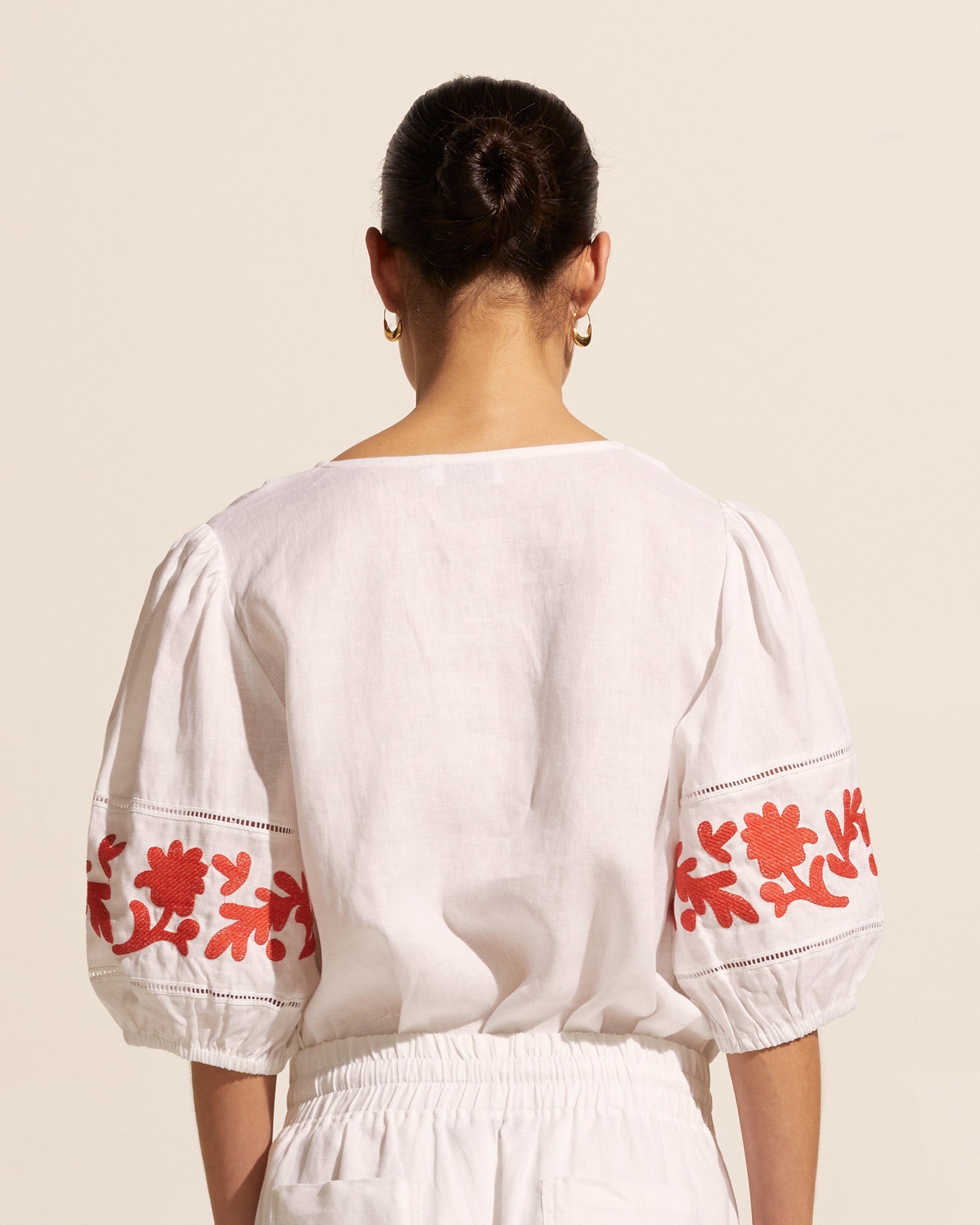 nestle top - porcelain/flame embroid