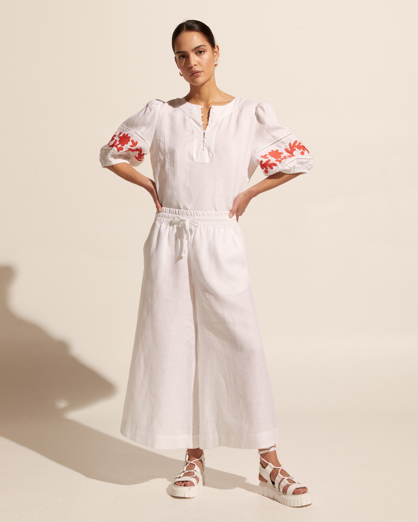 nestle top - porcelain/flame embroid