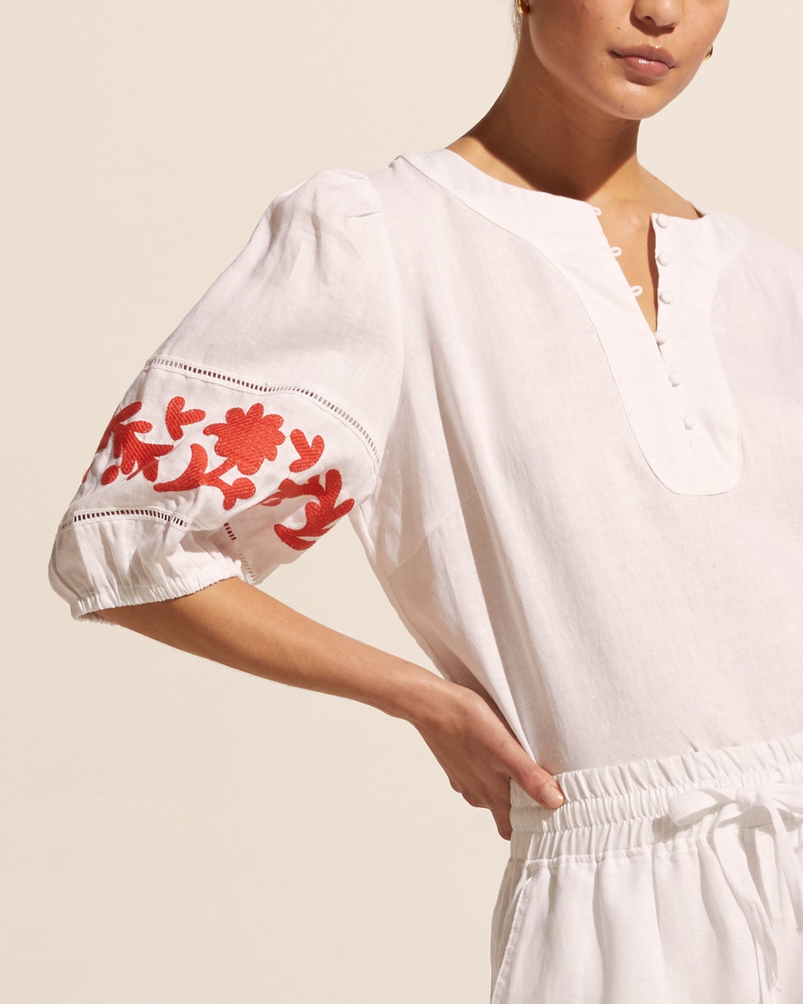 nestle top - porcelain/flame embroid