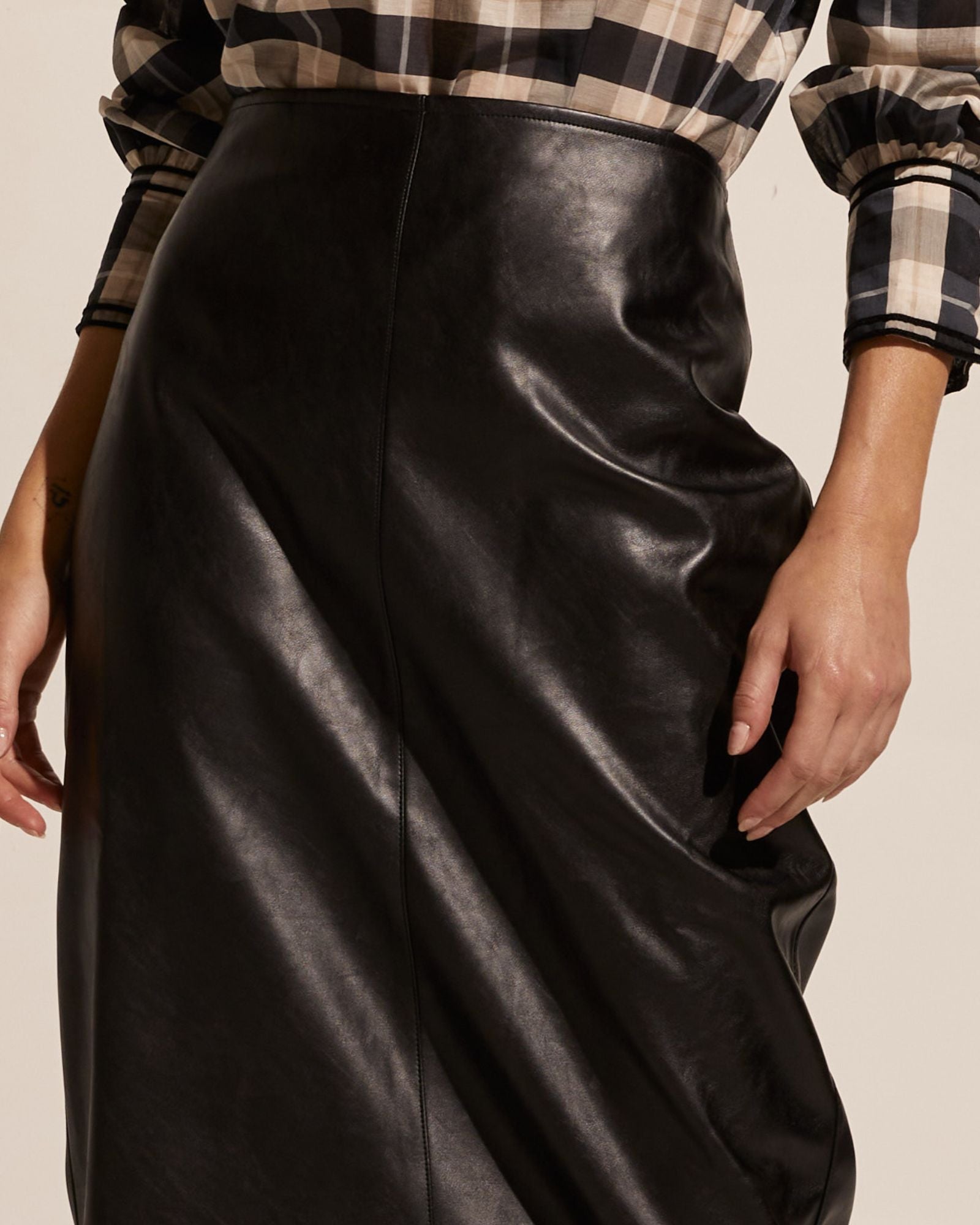 vortex skirt - black