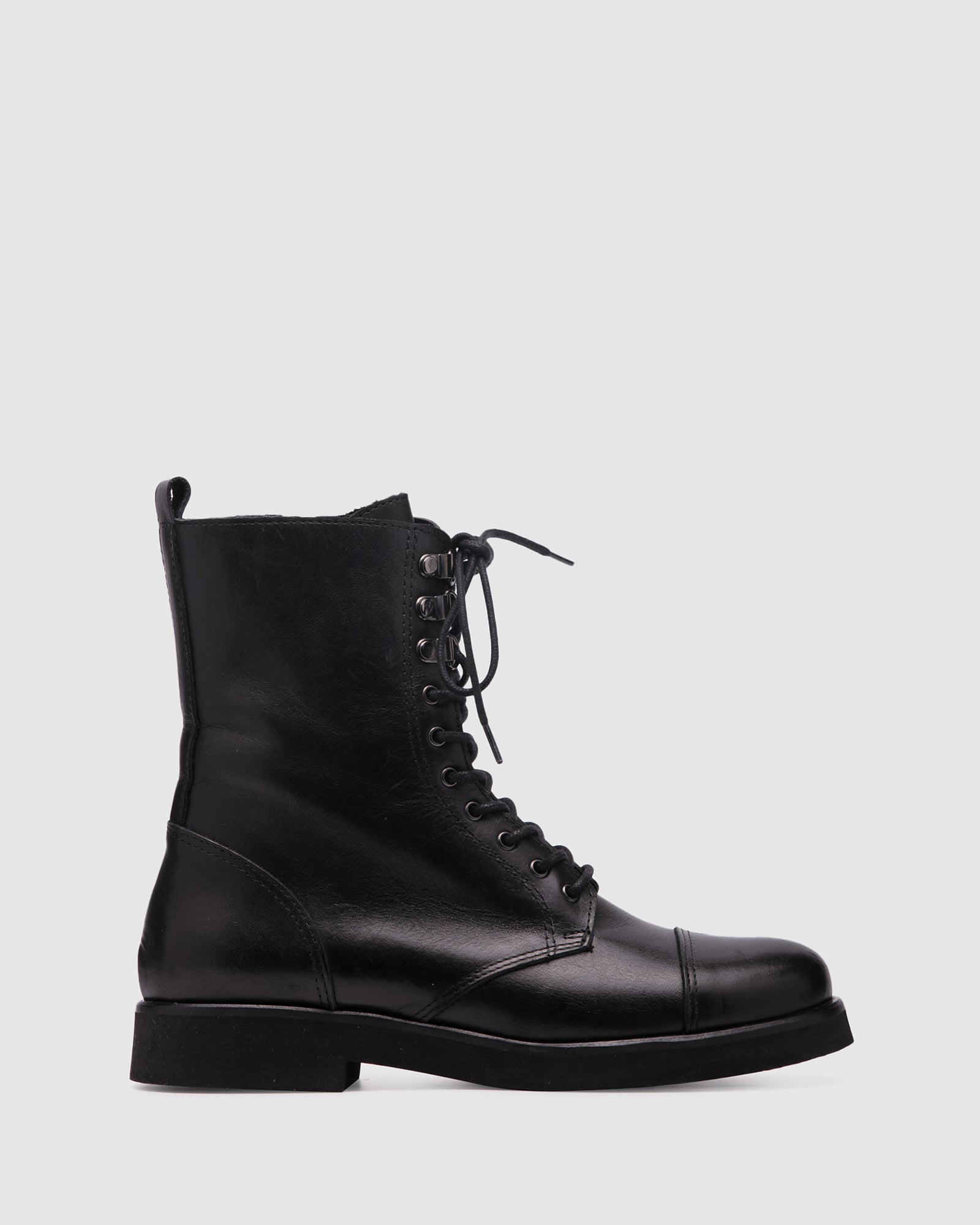 avid boot - black