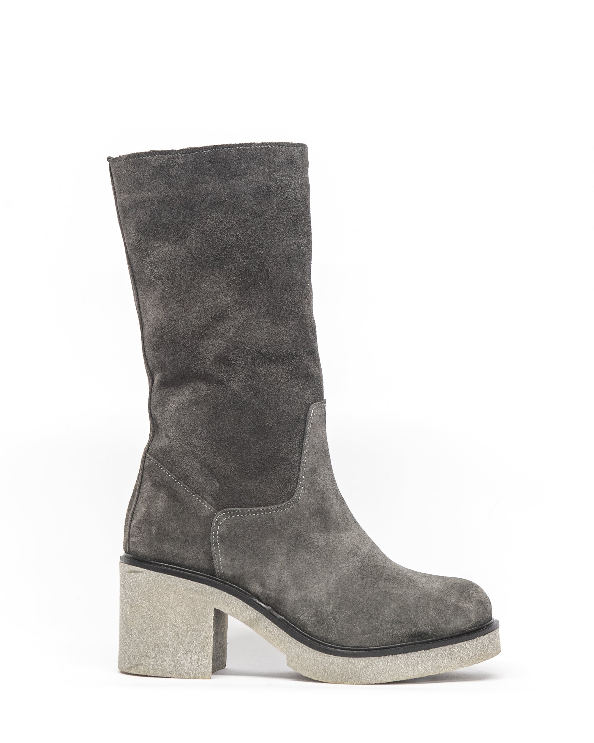 need boot - grey suede