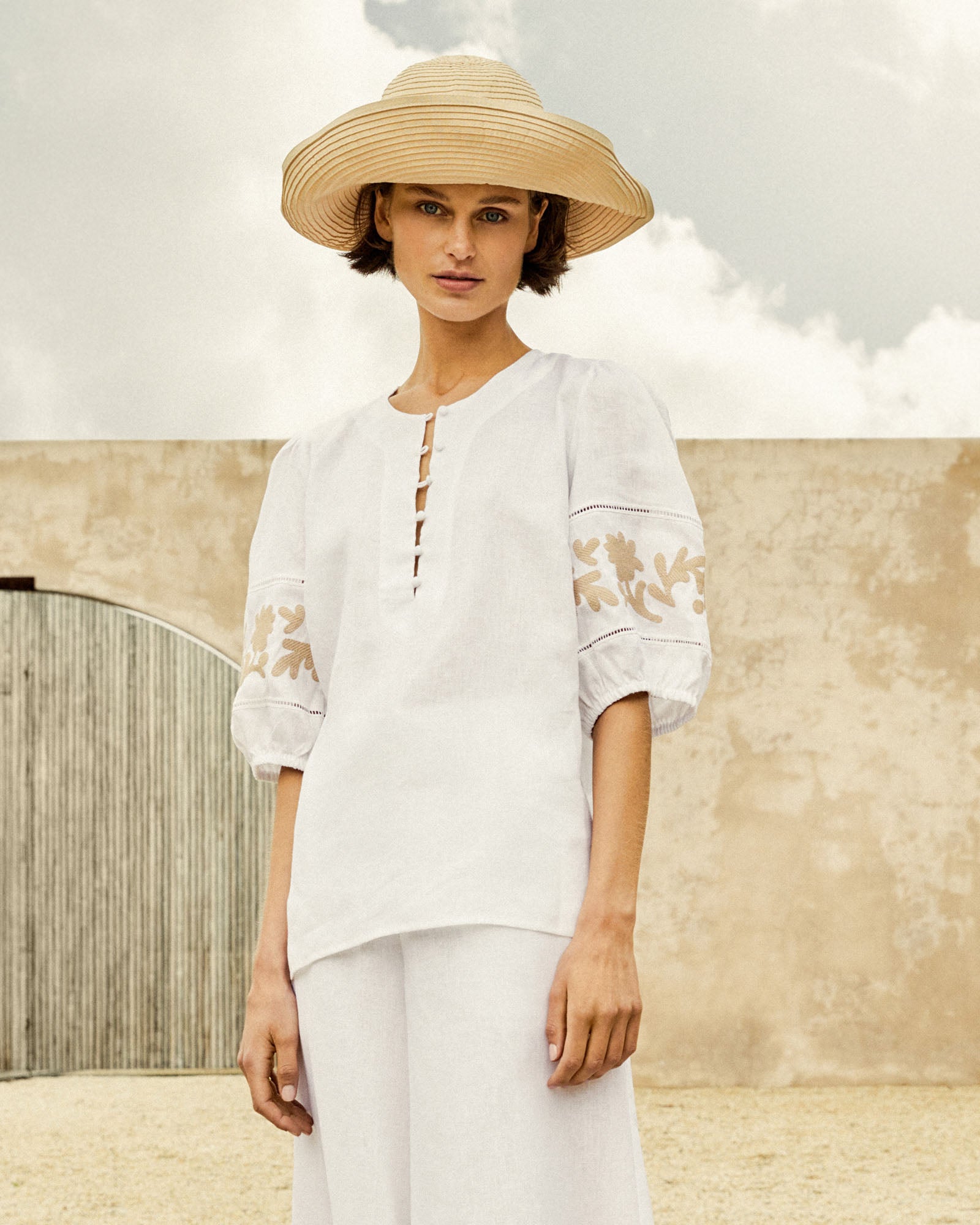 nestle top - porcelain/safari embroid