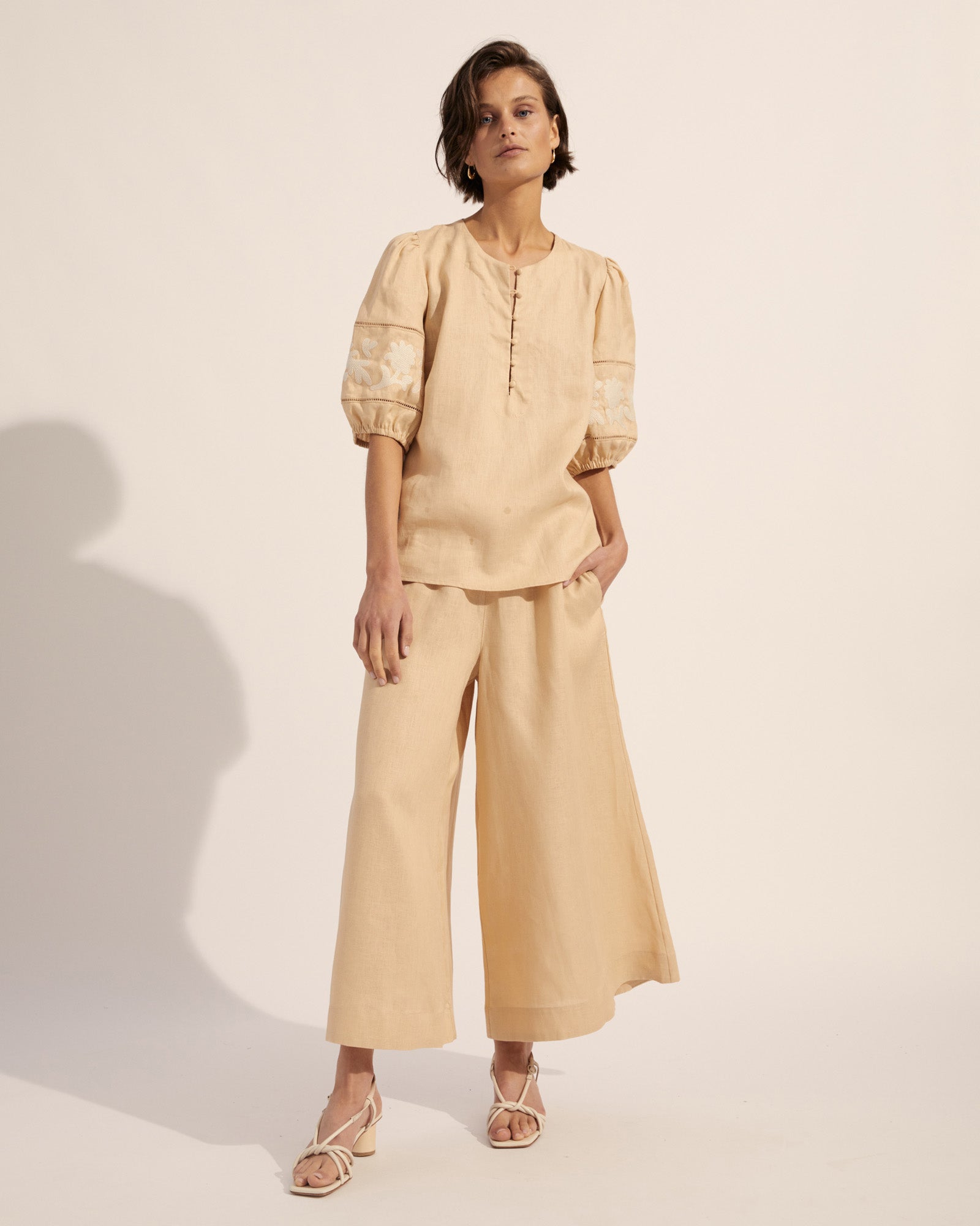 nestle top - safari/cream embroid