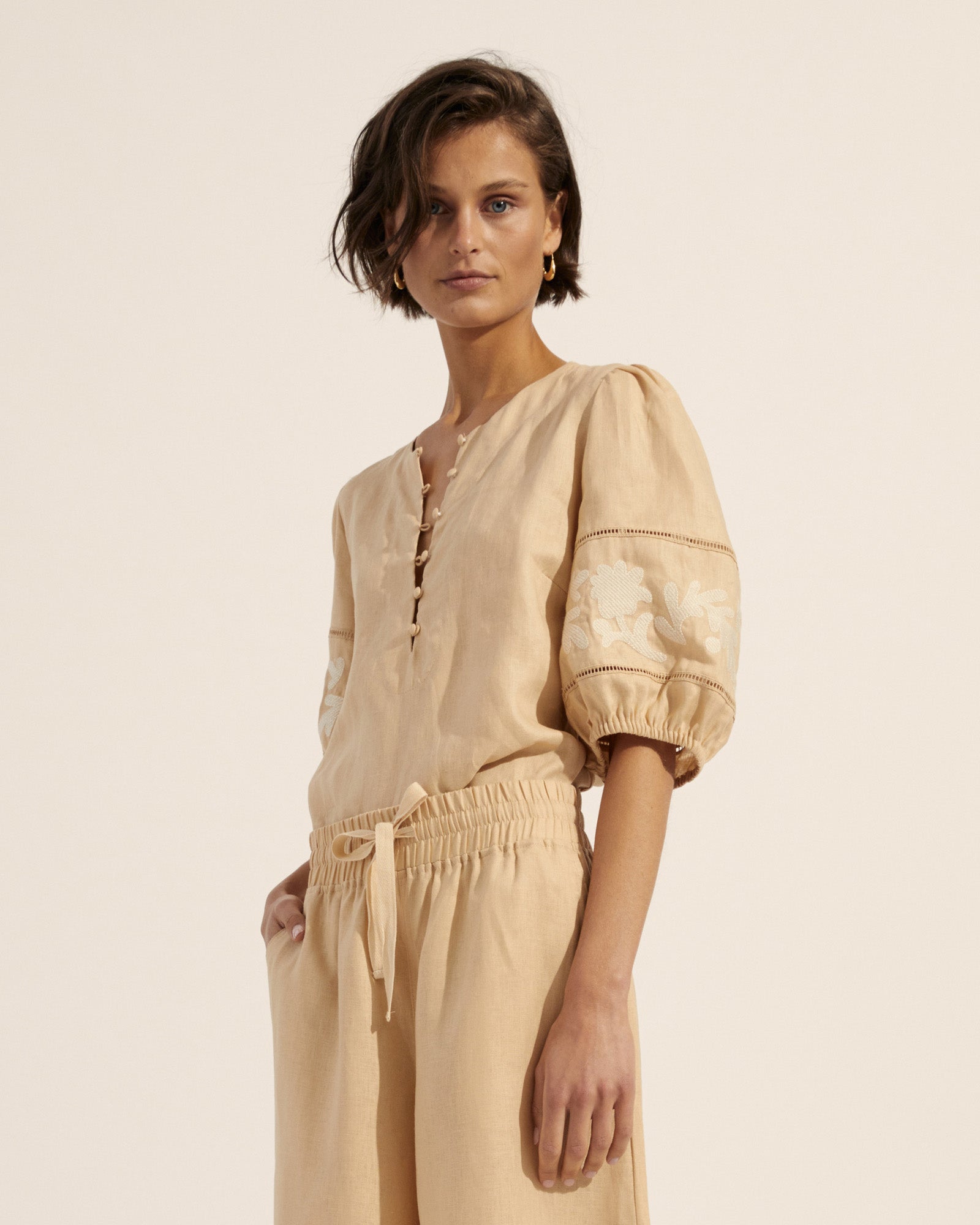 nestle top - safari/cream embroid