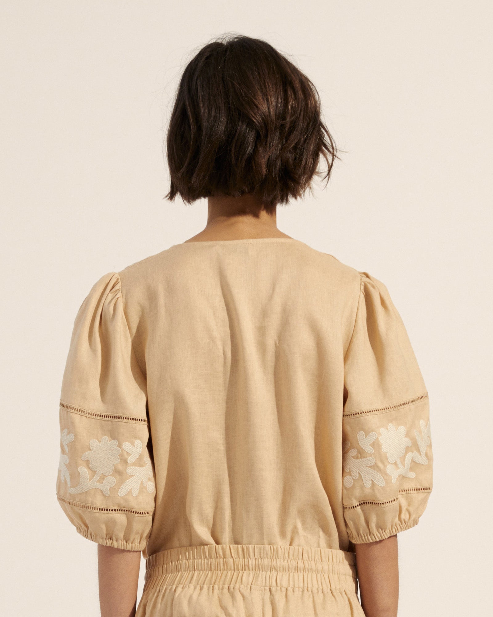 nestle top - safari/cream embroid