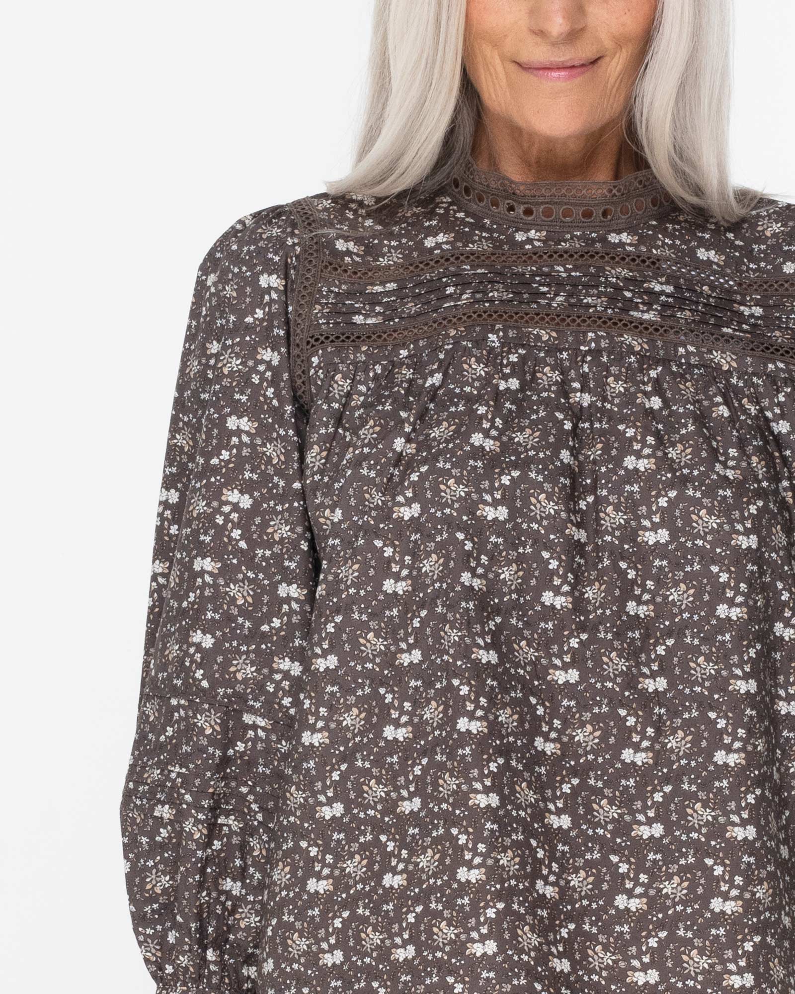 plateau top - shadow floral